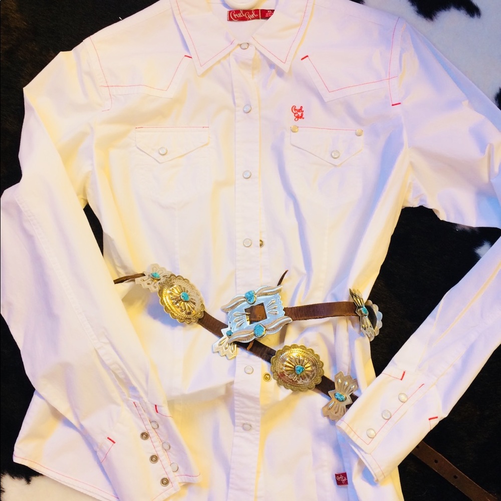 Snap western long sleeve with red top stitching.